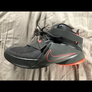 Nike lebron soldier sneakers